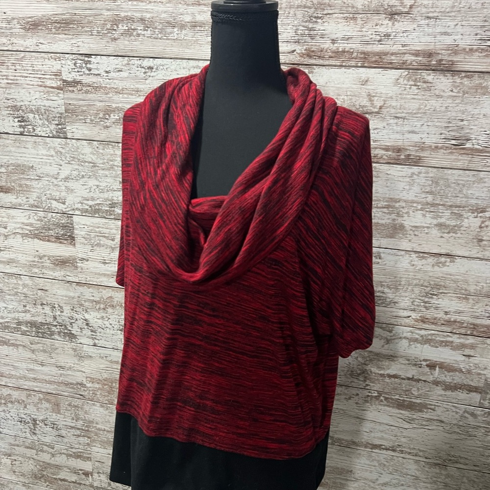 Red and black sweater from fashion bug in a 1X size. Good condition